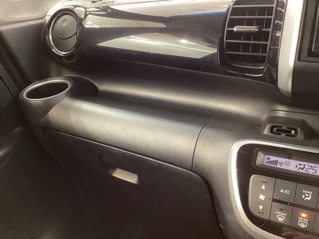 N-BOXカスタム G・Lパッケージ あんしんPKG 1年保証 ナビ TV Rカメラ BTオ-ディオ DVD HID 両側電動ドア VSA アルミ スマ-トキ- 盗難防止装置 整備記録簿 AAC ドアバイザ- ベンチシ-ト Wエアバッグ(28枚目)