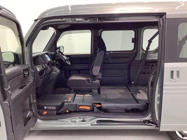 Ｎ－ＶＡＮ ファン　Ｈ　ＳＥＮＳＩＮＧ　新車保証　試乗車　ワンオ－ナ－　ナビＶＸＭ－２４５ＺＦＥｉ　ＴＶ　Ｒカメラ　ＢＴオ－ディオ　ＥＴＣ　ＬＥＤライト　ＶＳＡ　クルコン　スマ－トキ－　盗難防止装置　整備記録簿　ＡＡＣ（18枚目）