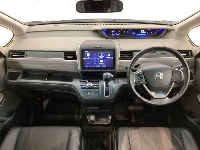 フリード Ｇ　１年保証　ナビＶＸＭ－１７５ＶＦＮｉ　ＴＶ　Ｒカメラ　ＣＤ録音　ＢＴオ－ディオ　ＤＶＤ　ＥＴＣ　ＬＥＤライト　ＶＳＡ　シ－トヒ－タ－　アルミ　スマ－トキ－　スペアキー　盗難防止装置　整備記録簿　ＡＡＣ（7枚目）