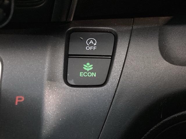 フリード Ｇ　１年保証　ナビＶＸＭ－１７５ＶＦＮｉ　ＴＶ　Ｒカメラ　ＣＤ録音　ＢＴオ－ディオ　ＤＶＤ　ＥＴＣ　ＬＥＤライト　ＶＳＡ　シ－トヒ－タ－　アルミ　スマ－トキ－　スペアキー　盗難防止装置　整備記録簿　ＡＡＣ（14枚目）