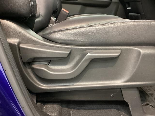 フリード Ｇ　１年保証　ナビＶＸＭ－１７５ＶＦＮｉ　ＴＶ　Ｒカメラ　ＣＤ録音　ＢＴオ－ディオ　ＤＶＤ　ＥＴＣ　ＬＥＤライト　ＶＳＡ　シ－トヒ－タ－　アルミ　スマ－トキ－　スペアキー　盗難防止装置　整備記録簿　ＡＡＣ（15枚目）