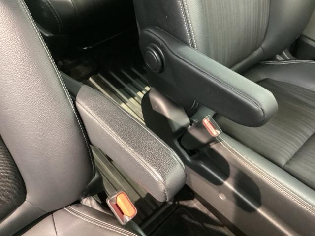 フリード Ｇ　１年保証　ナビＶＸＭ－１７５ＶＦＮｉ　ＴＶ　Ｒカメラ　ＣＤ録音　ＢＴオ－ディオ　ＤＶＤ　ＥＴＣ　ＬＥＤライト　ＶＳＡ　シ－トヒ－タ－　アルミ　スマ－トキ－　スペアキー　盗難防止装置　整備記録簿　ＡＡＣ（30枚目）