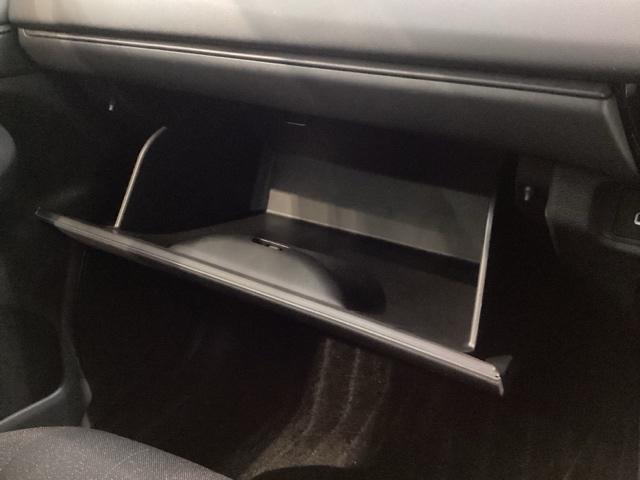 ヴェゼル ｅ：ＨＥＶＸ　Ｈ　ＳＥＮＳＩＮＧ最長５年保証　ワンオ－ナ－　ナビＬＸＭ－２３２ＶＦＥｉ　ＴＶ　Ｒカメラ　ＤＶＤ　ＥＴＣ　ＬＥＤライト　ＶＳＡ　アルミ　スマ－トキ－　スペアキー　盗難防止装置　整備記録簿　ドアバイザ－（27枚目）