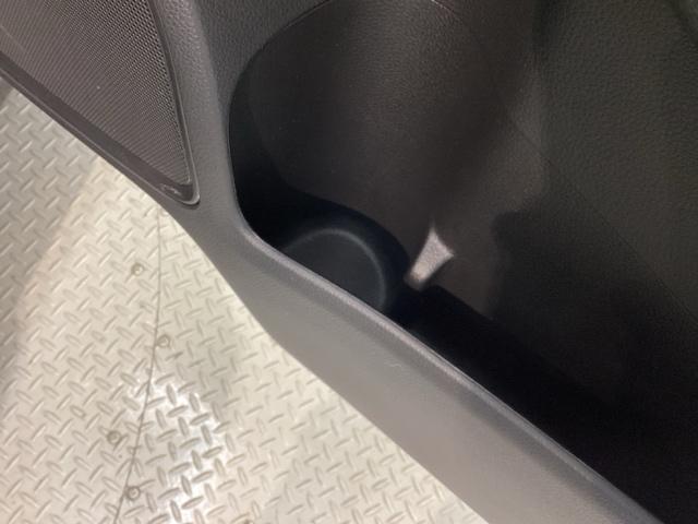 ヴェゼル ｅ：ＨＥＶＸ　Ｈ　ＳＥＮＳＩＮＧ最長５年保証　ワンオ－ナ－　ナビＬＸＭ－２３２ＶＦＥｉ　ＴＶ　Ｒカメラ　ＤＶＤ　ＥＴＣ　ＬＥＤライト　ＶＳＡ　アルミ　スマ－トキ－　スペアキー　盗難防止装置　整備記録簿　ドアバイザ－（30枚目）