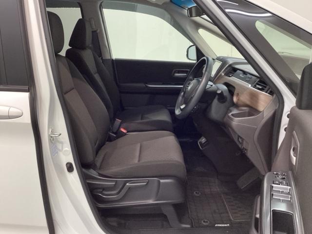 フリード＋ハイブリッド ハイブリッドＧ・ホンダセンシング　最長５年保証　ワンオ－ナ－　ナビＶＸＭ－２１４ＶＦｉ　ＴＶ　Ｒカメラ　ＣＤ録音　ＢＴオ－ディオ　ＤＶＤ　ＥＴＣ　ＬＥＤライト　両側電動ドア　ＶＳＡ　スマ－トキ－　スペアキー　盗難防止装置　整備記録簿（17枚目）