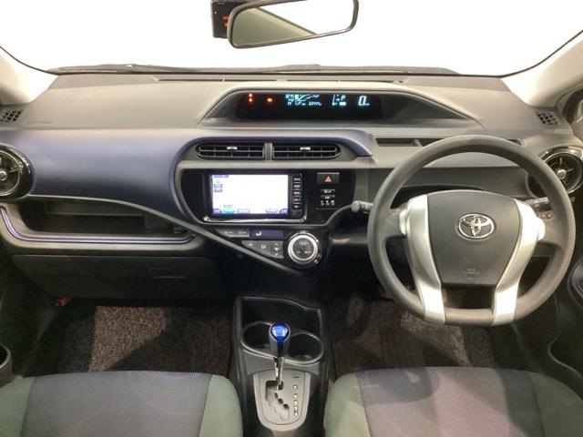 アクア Ｓ　１年保証　ナビ　ＴＶ　Ｒカメラ　ドラレコ　ＥＴＣ　フォグライト　横滑り防止　アルミ　スマ－トキ－　スペアキー　整備記録簿　ドアバイザ－　ＡＡＣ　Ｗエアバッグ　スマートキープッシュスタート　ＥＳＣ　禁煙（7枚目）