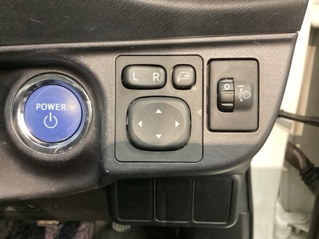 アクア Ｓ　１年保証　ナビ　ＴＶ　Ｒカメラ　ドラレコ　ＥＴＣ　フォグライト　横滑り防止　アルミ　スマ－トキ－　スペアキー　整備記録簿　ドアバイザ－　ＡＡＣ　Ｗエアバッグ　スマートキープッシュスタート　ＥＳＣ　禁煙（15枚目）