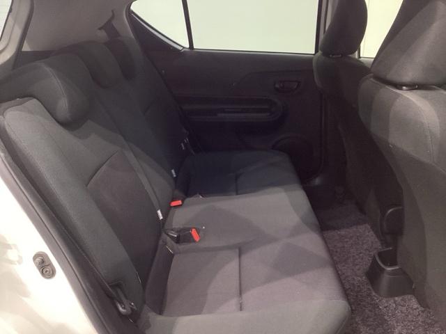 アクア Ｓ　１年保証　ナビ　ＴＶ　Ｒカメラ　ドラレコ　ＥＴＣ　フォグライト　横滑り防止　アルミ　スマ－トキ－　スペアキー　整備記録簿　ドアバイザ－　ＡＡＣ　Ｗエアバッグ　スマートキープッシュスタート　ＥＳＣ　禁煙（18枚目）