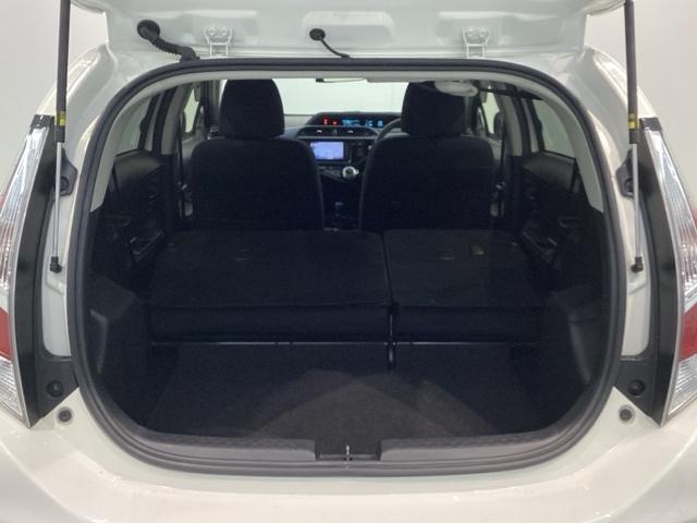 アクア Ｓ　１年保証　ナビ　ＴＶ　Ｒカメラ　ドラレコ　ＥＴＣ　フォグライト　横滑り防止　アルミ　スマ－トキ－　スペアキー　整備記録簿　ドアバイザ－　ＡＡＣ　Ｗエアバッグ　スマートキープッシュスタート　ＥＳＣ　禁煙（19枚目）