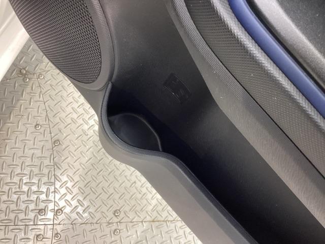 アクア Ｓ　１年保証　ナビ　ＴＶ　Ｒカメラ　ドラレコ　ＥＴＣ　フォグライト　横滑り防止　アルミ　スマ－トキ－　スペアキー　整備記録簿　ドアバイザ－　ＡＡＣ　Ｗエアバッグ　スマートキープッシュスタート　ＥＳＣ　禁煙（26枚目）