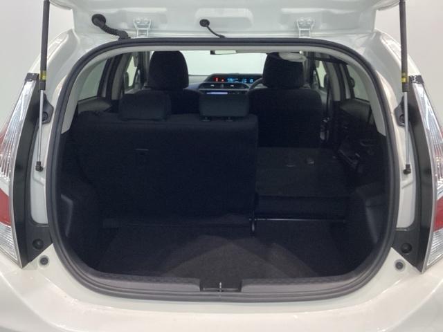 アクア Ｓ　１年保証　ナビ　ＴＶ　Ｒカメラ　ドラレコ　ＥＴＣ　フォグライト　横滑り防止　アルミ　スマ－トキ－　スペアキー　整備記録簿　ドアバイザ－　ＡＡＣ　Ｗエアバッグ　スマートキープッシュスタート　ＥＳＣ　禁煙（31枚目）