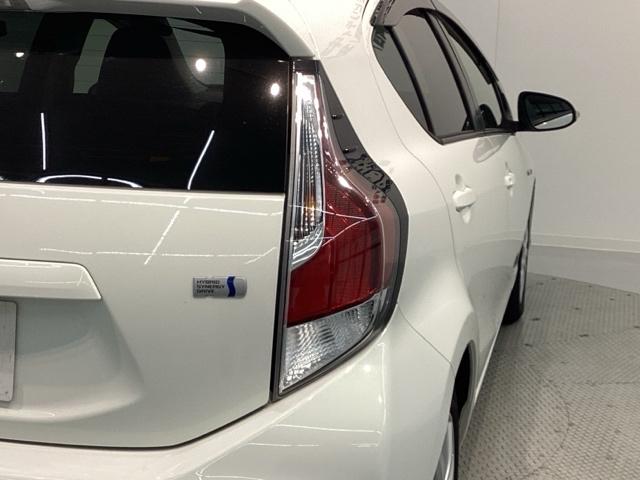 アクア Ｓ　１年保証　ナビ　ＴＶ　Ｒカメラ　ドラレコ　ＥＴＣ　フォグライト　横滑り防止　アルミ　スマ－トキ－　スペアキー　整備記録簿　ドアバイザ－　ＡＡＣ　Ｗエアバッグ　スマートキープッシュスタート　ＥＳＣ　禁煙（38枚目）