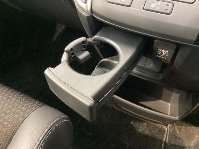 ステップワゴンスパーダ ｅ：ＨＥＶスパーダＧ・ＥＸホンダセンシング　最長５年保証　ワンオ－ナ－　ナビＶＸＵ－２１７ＳＷｉ　ＴＶ　Ｒカメラ　マルチビュー　ＣＤ録音　ＢＴオ－ディオ　ＤＶＤ　Ｒモニタ－　ＥＴＣ　ＬＥＤライト　両側電動ドア　ＶＳＡ　シ－トヒ－タ－　アルミ（27枚目）