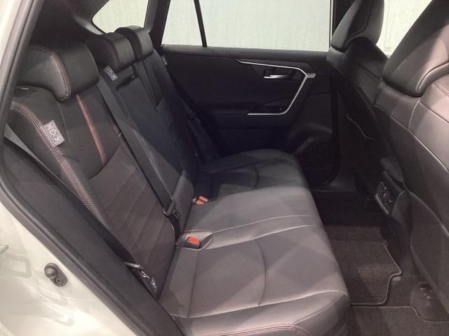 ＲＡＶ４ ＰＨＶ ＧＺ　革シ－ト　最長５年保証　ワンオ－ナ－　純正ナビ　ＴＶ　Ｒカメラ　マルチビュ－　ＢＴオ－ディオ　ＥＴＣ　ＬＥＤライト　横滑り防止　シ－トヒ－タ－　クルコン　電動シ－ト　アルミ　スマ－トキ－　盗難防止装置（19枚目）