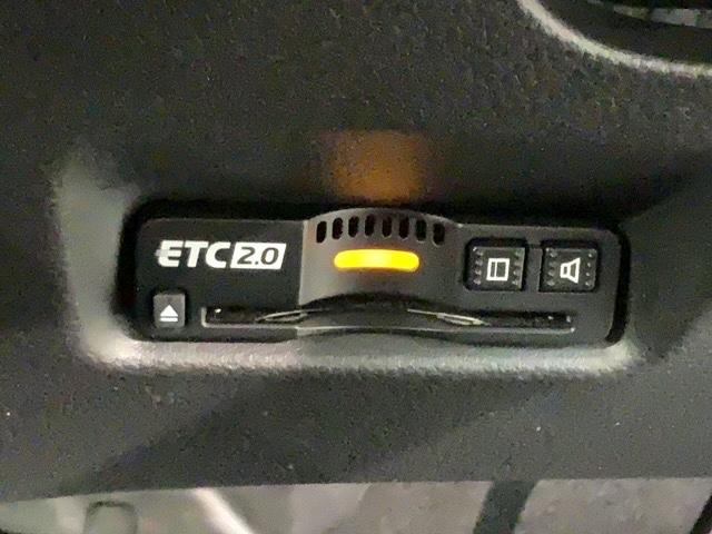 フィット ｅ：ＨＥＶＲＳ　Ｈ　ＳＥＮＳＩＮＧ　最長５年保証　ワンオ－ナ－　純正ナビ　ＴＶ　Ｒカメラ　ＢＴオ－ディオ　ＥＴＣ　ＬＥＤライト　横滑り防止　クルコン　アルミ　スマ－トキ－　盗難防止装置　整備記録簿　ＡＡＣ　スペアキ－（13枚目）