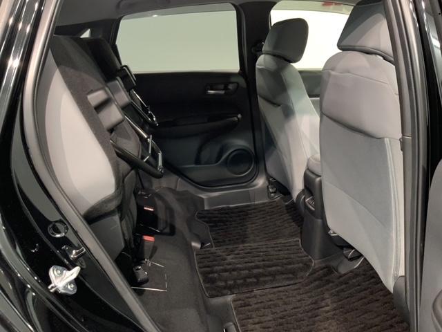 フィット ｅ：ＨＥＶＲＳ　Ｈ　ＳＥＮＳＩＮＧ　最長５年保証　ワンオ－ナ－　純正ナビ　ＴＶ　Ｒカメラ　ＢＴオ－ディオ　ＥＴＣ　ＬＥＤライト　横滑り防止　クルコン　アルミ　スマ－トキ－　盗難防止装置　整備記録簿　ＡＡＣ　スペアキ－（34枚目）