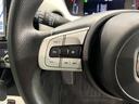 ステアリングにオーディオ操作スイッチが付いています。オーディオ画面に直接タッチしなくても操作が出来ますので、運転に集中できます。