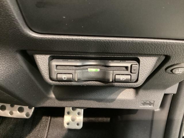 レヴォーグ ＳＴＩスポーツＥＸ　純正ナビ／ＴＶ／Ｒカメラ／ＣＤ／ＤＶＤ／Ｂｌｕｅｔｏｏｔｈ／ＵＳＢ／ＥＴＣ／ドラレコ／パワーシート／４ＷＤ／ターボ／ＬＥＤライト／オートライト／フォグライト／フロアマット／保証書／取説　ＵＳＢポート（13枚目）