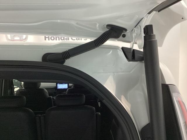 ステップワゴン スパーダ ナビLXM-237VFNi/TV/Rカメラ/CD/DVD/Bluetooth/SD/Rモニタ-/ドラレコ/ETC/HSENSING/ブラインドスポットインフォメーション2列目オットマン/シ-トヒ-タ(43枚目)