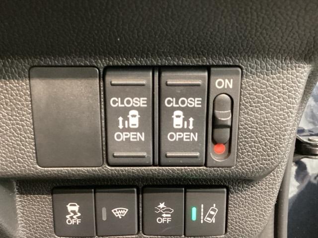 フリード G・Hセンシング/最長5年保証/禁煙車/ワンオ-ナ- WX211C/Rカメラ/ワンセグ/Bluetooth/USB/ETC/Sエアバッグ/カーテンエアバッグ/両側Pスライドドア/LEDライト/Sテーブル/オートリトラミラー/Cパケ/Sパケ(12枚目)