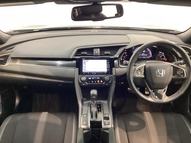 シビック ハッチバック／Ｈ　ＳＥＮＳＩＮＧ／最長５年保証／禁煙車　ナビＶＸＭ－２１４ＶＦｉ／Ｒカメラ／ＴＶ／ＣＤ／ＤＶＤ／Ｂｌｕｅｔｏｏｔｈ／ＵＳＢ／ｉＰｏｄ／ＥＴＣ／ＬＥＤヘッドライト／渋滞追従機能／革コンビシート／パワーシート／１８インチアルミ／Ｓエアバック（9枚目）