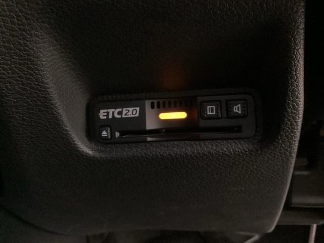 シビック ハッチバック／Ｈ　ＳＥＮＳＩＮＧ／最長５年保証／禁煙車　ナビＶＸＭ－２１４ＶＦｉ／Ｒカメラ／ＴＶ／ＣＤ／ＤＶＤ／Ｂｌｕｅｔｏｏｔｈ／ＵＳＢ／ｉＰｏｄ／ＥＴＣ／ＬＥＤヘッドライト／渋滞追従機能／革コンビシート／パワーシート／１８インチアルミ／Ｓエアバック（12枚目）