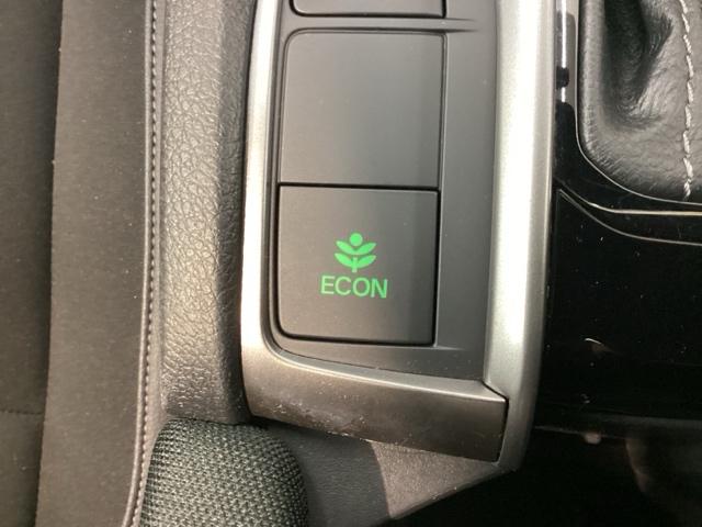 シビック ハッチバック／Ｈ　ＳＥＮＳＩＮＧ／最長５年保証／禁煙車　ナビＶＸＭ－２１４ＶＦｉ／Ｒカメラ／ＴＶ／ＣＤ／ＤＶＤ／Ｂｌｕｅｔｏｏｔｈ／ＵＳＢ／ｉＰｏｄ／ＥＴＣ／ＬＥＤヘッドライト／渋滞追従機能／革コンビシート／パワーシート／１８インチアルミ／Ｓエアバック（15枚目）