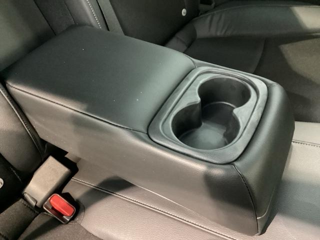 シビック ハッチバック／Ｈ　ＳＥＮＳＩＮＧ／最長５年保証／禁煙車　ナビＶＸＭ－２１４ＶＦｉ／Ｒカメラ／ＴＶ／ＣＤ／ＤＶＤ／Ｂｌｕｅｔｏｏｔｈ／ＵＳＢ／ｉＰｏｄ／ＥＴＣ／ＬＥＤヘッドライト／渋滞追従機能／革コンビシート／パワーシート／１８インチアルミ／Ｓエアバック（29枚目）