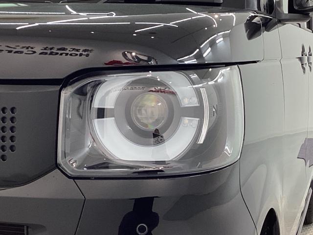 LEDヘッドライトは、点灯の瞬間から最大光量を発揮し、突然暗くなるトンネルなどでの安定感を高めます。