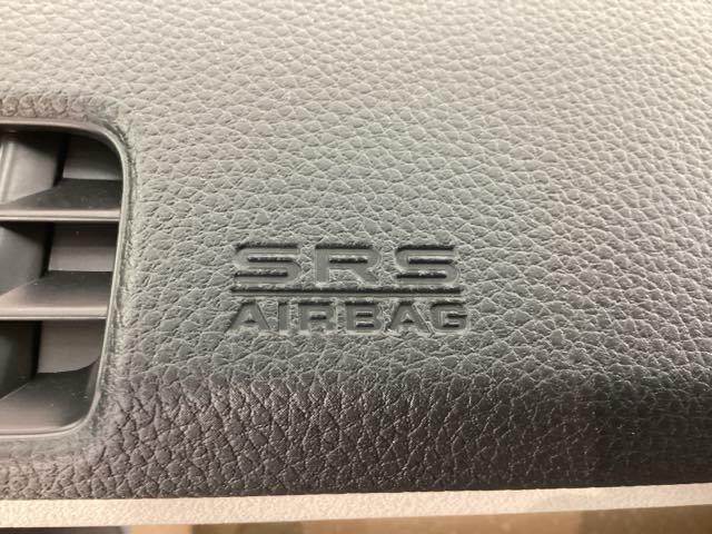 専門業者にて内外装のクリーニングを実施しております!