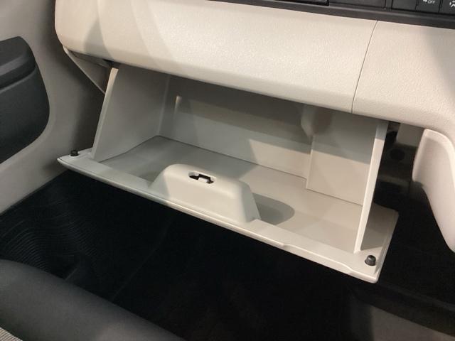 豊富に在庫を取り揃えています。軽自動車からミニバン、セダン、SUV、話題のハイブリッド車などなど続々入荷中です!