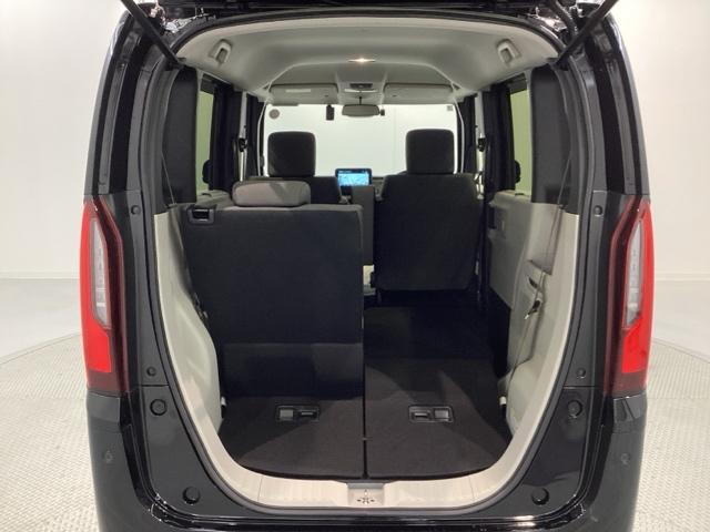 専門業者にて内外装のクリーニングを実施しております!