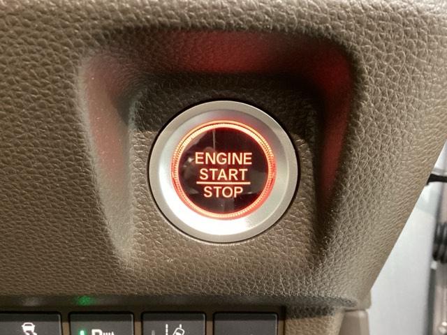 ワンプッシュでエンジンのスタート、ストップが出来て便利です。