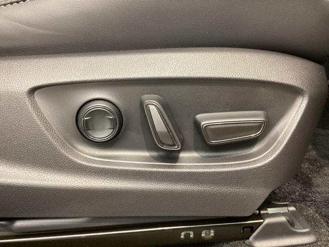 クラウンスポーツ Ｚ革シ－ト／最長５年保証／禁煙車／ワンオ－ナ－　純正ナビ／ＴＶ／マルチビューカメラ／Ｂｌｕｅｔｏｏｔｈ／ＵＳＢ／衝突軽減Ｂ／ＥＴＣ／ＬＥＤライト／Ｓエアバック／シ－トヒ－タ－／アルミ／スマ－トキ－／４ＷＤ／ドアバイザー／フロアマット／保証書／取説（15枚目）