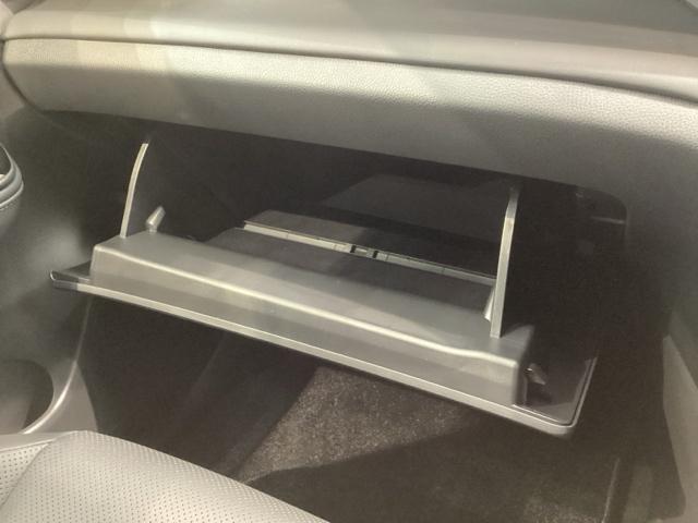 クラウンスポーツ Ｚ革シ－ト／最長５年保証／禁煙車／ワンオ－ナ－　純正ナビ／ＴＶ／マルチビューカメラ／Ｂｌｕｅｔｏｏｔｈ／ＵＳＢ／衝突軽減Ｂ／ＥＴＣ／ＬＥＤライト／Ｓエアバック／シ－トヒ－タ－／アルミ／スマ－トキ－／４ＷＤ／ドアバイザー／フロアマット／保証書／取説（26枚目）