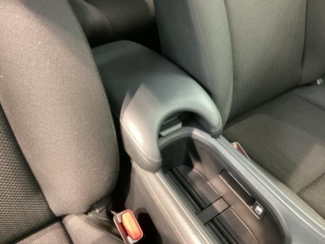 ヴェゼル Ｘ・Ｈセンシング／１年保証／ワンオ－ナ－／禁煙車　ナビＣＮ－ＲＳ０２Ｄ／ＴＶ／Ｒカメラ／ＣＤ録音／Ｂｌｕｅｔｏｏｔｈ／ＵＳＢ／ｉＰｏｄ／ＤＶＤ／ＥＴＣ／ＬＥＤライト／ハロゲンフォグライト／Ｓエアバック／カーテンエアバック／ドアバイザ－／フロアマット（27枚目）