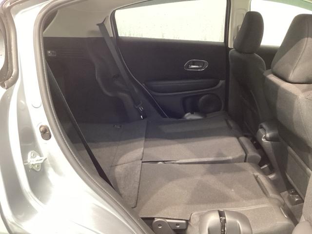 ヴェゼル Ｘ・Ｈセンシング／１年保証／ワンオ－ナ－／禁煙車　ナビＣＮ－ＲＳ０２Ｄ／ＴＶ／Ｒカメラ／ＣＤ録音／Ｂｌｕｅｔｏｏｔｈ／ＵＳＢ／ｉＰｏｄ／ＤＶＤ／ＥＴＣ／ＬＥＤライト／ハロゲンフォグライト／Ｓエアバック／カーテンエアバック／ドアバイザ－／フロアマット（33枚目）