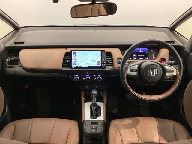 フィット e:HEVリュクス コンフォートビューPKG/ステアリングH/ナビVXU-215FTi/Rカメラ/TV/CD/DVD/Bluetooth/USB/iPod/AUX/ドラレコ/ETC/シ-トヒ-タ-/LEDライト/ACC(7枚目)