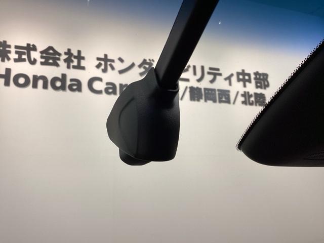 フィット e:HEVリュクス コンフォートビューPKG/ステアリングH/ナビVXU-215FTi/Rカメラ/TV/CD/DVD/Bluetooth/USB/iPod/AUX/ドラレコ/ETC/シ-トヒ-タ-/LEDライト/ACC(10枚目)