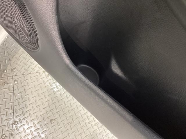 フィット e:HEVリュクス コンフォートビューPKG/ステアリングH/ナビVXU-215FTi/Rカメラ/TV/CD/DVD/Bluetooth/USB/iPod/AUX/ドラレコ/ETC/シ-トヒ-タ-/LEDライト/ACC(27枚目)