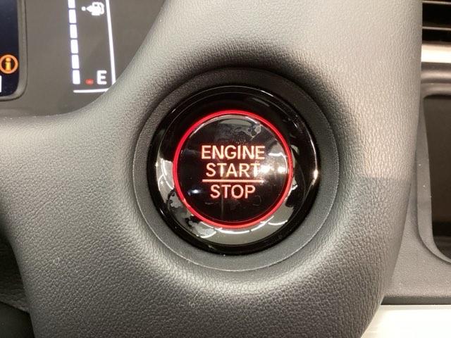 ワンプッシュでエンジンのスタート、ストップが出来て便利です。