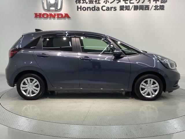 専門業者にて内外装のクリーニングを実施しております！