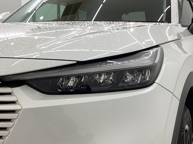 ヴェゼル ｅ：ＨＥＶＸ　Ｈ　ＳＥＮＳＩＮＧ　最長５年保証　ワンオ－ナ－　ナビＶＸＵ－２１５ＶＺｉ　ＴＶ　Ｒカメラ　ＣＤ録音　ＢＴオ－ディオ　ＤＶＤ　ＥＴＣ　ＬＥＤライト　ＶＳＡ　クルコン　アルミ　スマ－トキ－　盗難防止装置（8枚目）