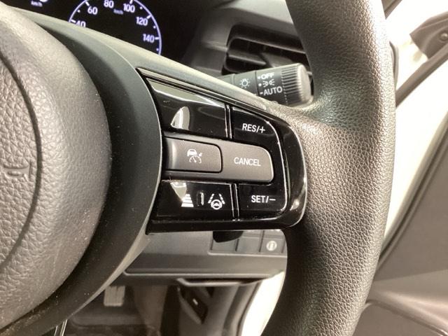 ヴェゼル ｅ：ＨＥＶＸ　Ｈ　ＳＥＮＳＩＮＧ　最長５年保証　ワンオ－ナ－　ナビＶＸＵ－２１５ＶＺｉ　ＴＶ　Ｒカメラ　ＣＤ録音　ＢＴオ－ディオ　ＤＶＤ　ＥＴＣ　ＬＥＤライト　ＶＳＡ　クルコン　アルミ　スマ－トキ－　盗難防止装置（11枚目）