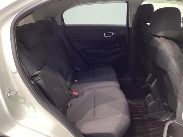 ヴェゼル ｅ：ＨＥＶＸ　Ｈ　ＳＥＮＳＩＮＧ　最長５年保証　ワンオ－ナ－　ナビＶＸＵ－２１５ＶＺｉ　ＴＶ　Ｒカメラ　ＣＤ録音　ＢＴオ－ディオ　ＤＶＤ　ＥＴＣ　ＬＥＤライト　ＶＳＡ　クルコン　アルミ　スマ－トキ－　盗難防止装置（18枚目）