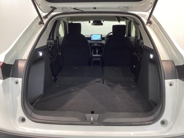 ヴェゼル ｅ：ＨＥＶＸ　Ｈ　ＳＥＮＳＩＮＧ　最長５年保証　ワンオ－ナ－　ナビＶＸＵ－２１５ＶＺｉ　ＴＶ　Ｒカメラ　ＣＤ録音　ＢＴオ－ディオ　ＤＶＤ　ＥＴＣ　ＬＥＤライト　ＶＳＡ　クルコン　アルミ　スマ－トキ－　盗難防止装置（19枚目）