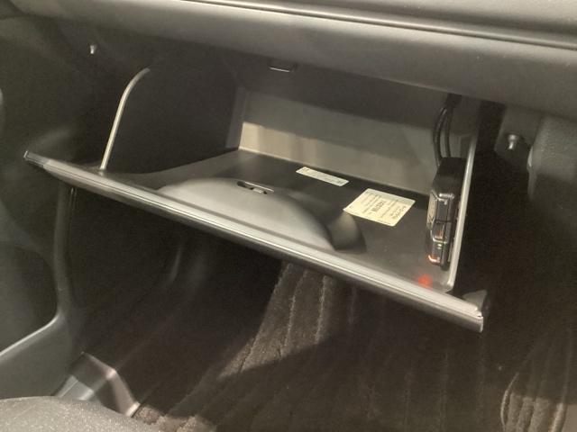 ヴェゼル ｅ：ＨＥＶＸ　Ｈ　ＳＥＮＳＩＮＧ　最長５年保証　ワンオ－ナ－　ナビＶＸＵ－２１５ＶＺｉ　ＴＶ　Ｒカメラ　ＣＤ録音　ＢＴオ－ディオ　ＤＶＤ　ＥＴＣ　ＬＥＤライト　ＶＳＡ　クルコン　アルミ　スマ－トキ－　盗難防止装置（29枚目）