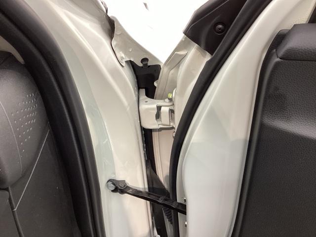 ヴェゼル ｅ：ＨＥＶＸ　Ｈ　ＳＥＮＳＩＮＧ　最長５年保証　ワンオ－ナ－　ナビＶＸＵ－２１５ＶＺｉ　ＴＶ　Ｒカメラ　ＣＤ録音　ＢＴオ－ディオ　ＤＶＤ　ＥＴＣ　ＬＥＤライト　ＶＳＡ　クルコン　アルミ　スマ－トキ－　盗難防止装置（41枚目）