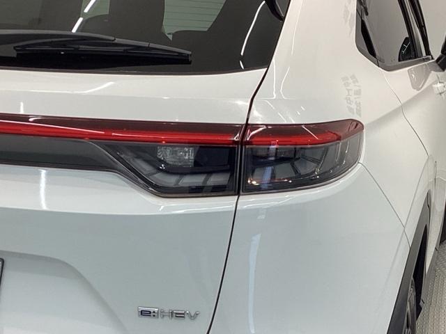 ヴェゼル ｅ：ＨＥＶＸ　Ｈ　ＳＥＮＳＩＮＧ　最長５年保証　ワンオ－ナ－　ナビＶＸＵ－２１５ＶＺｉ　ＴＶ　Ｒカメラ　ＣＤ録音　ＢＴオ－ディオ　ＤＶＤ　ＥＴＣ　ＬＥＤライト　ＶＳＡ　クルコン　アルミ　スマ－トキ－　盗難防止装置（44枚目）