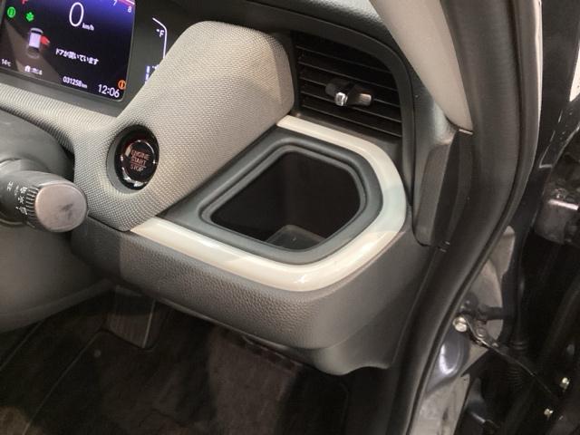 フィット クロスター/SENSING/最長5年保証/1オ-ナ-/禁煙車 ナビVXM-215Ci/Rカメラ/CD/Bluetooth/USB/SD/iPod/ETC/ドラレコ/LEDライト/オートライト/Honda CONNECT/ルーフレール/コンフォートビューPKG(30枚目)